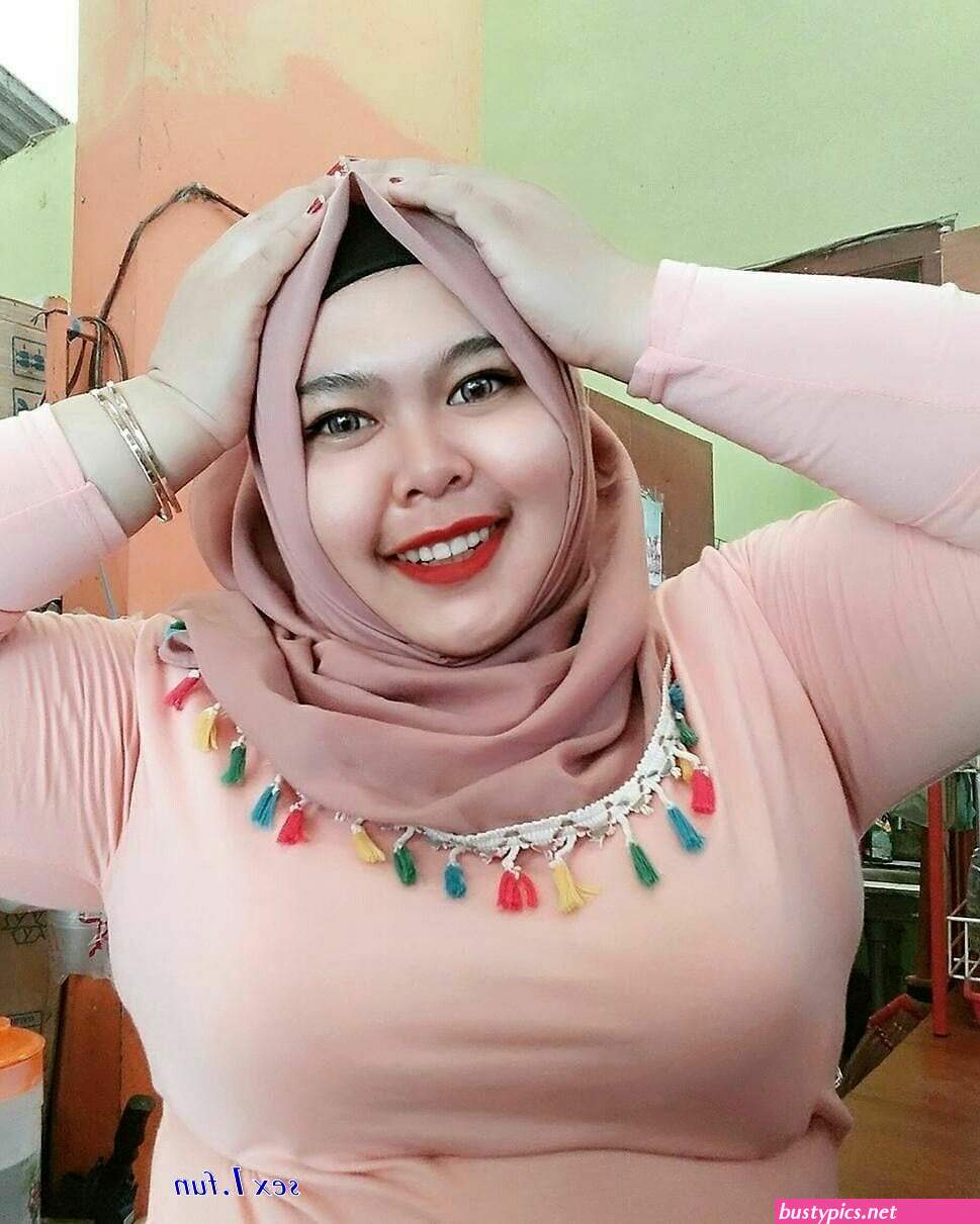 ibu tetek besar bugil