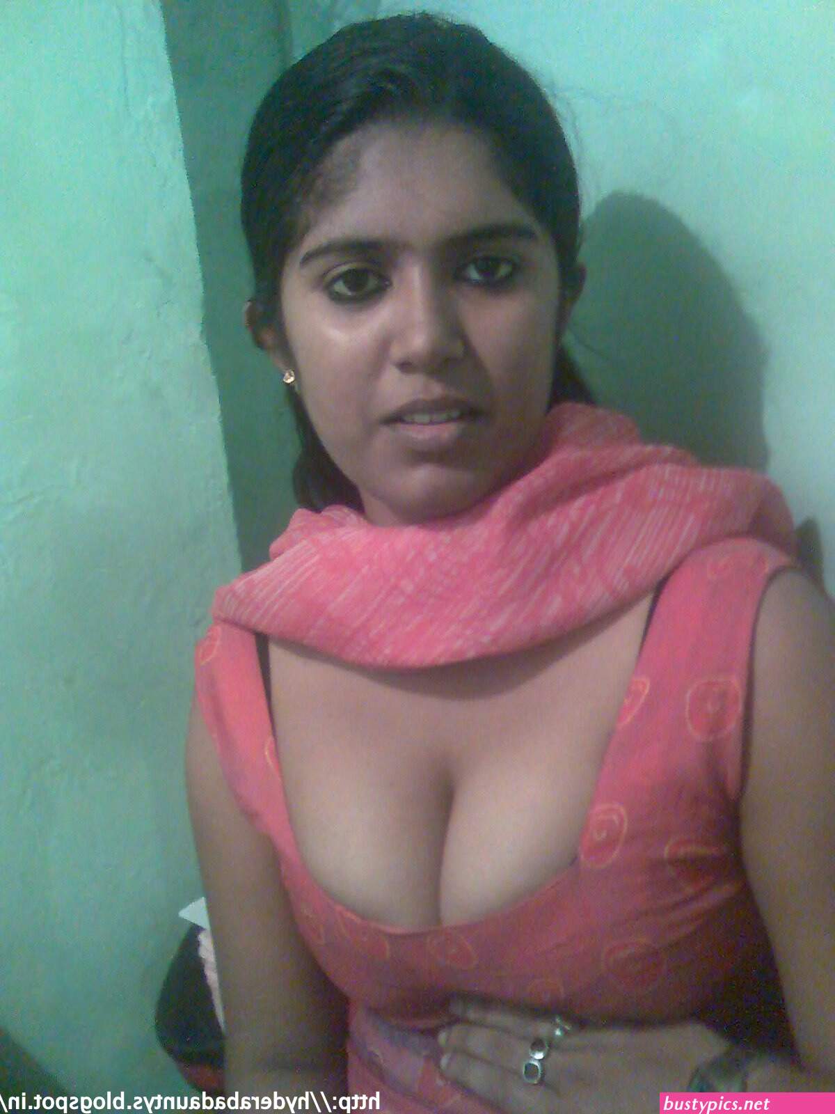 indian young aunty boobs