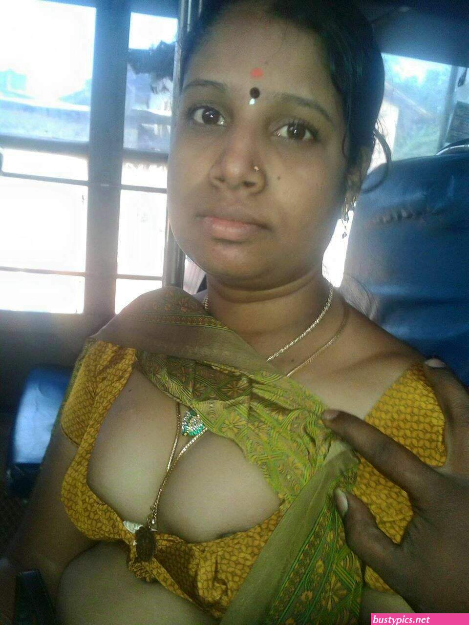 indian young aunty boobs