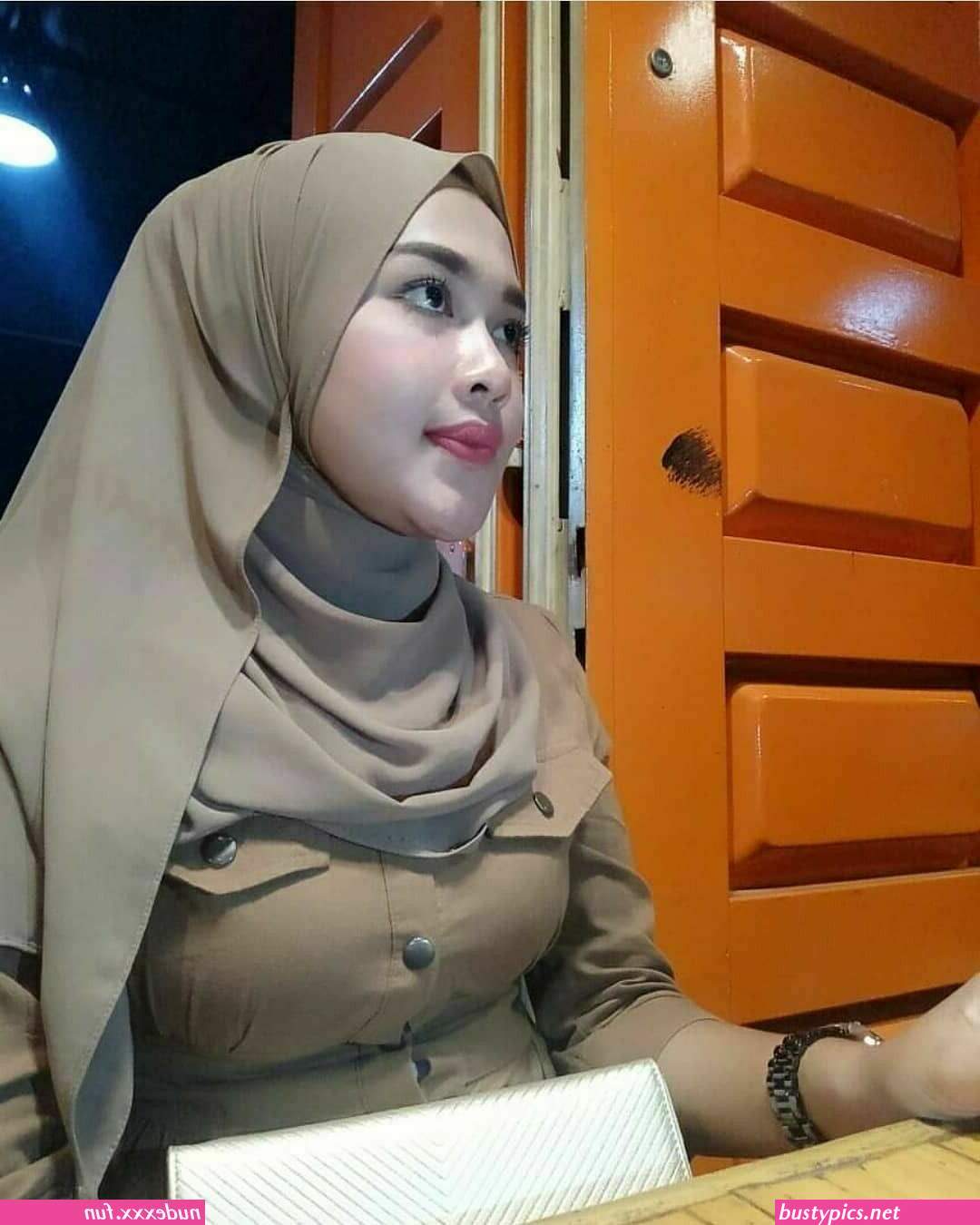 jilbab alim bugil