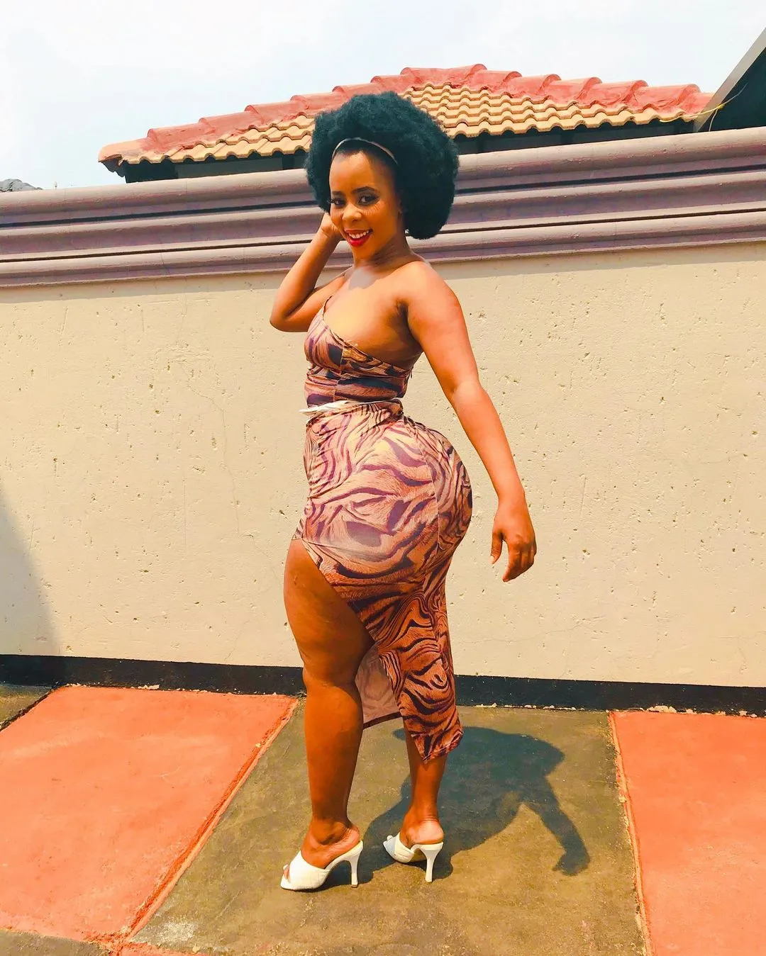 kenyan big booty ebony naked sexy mom