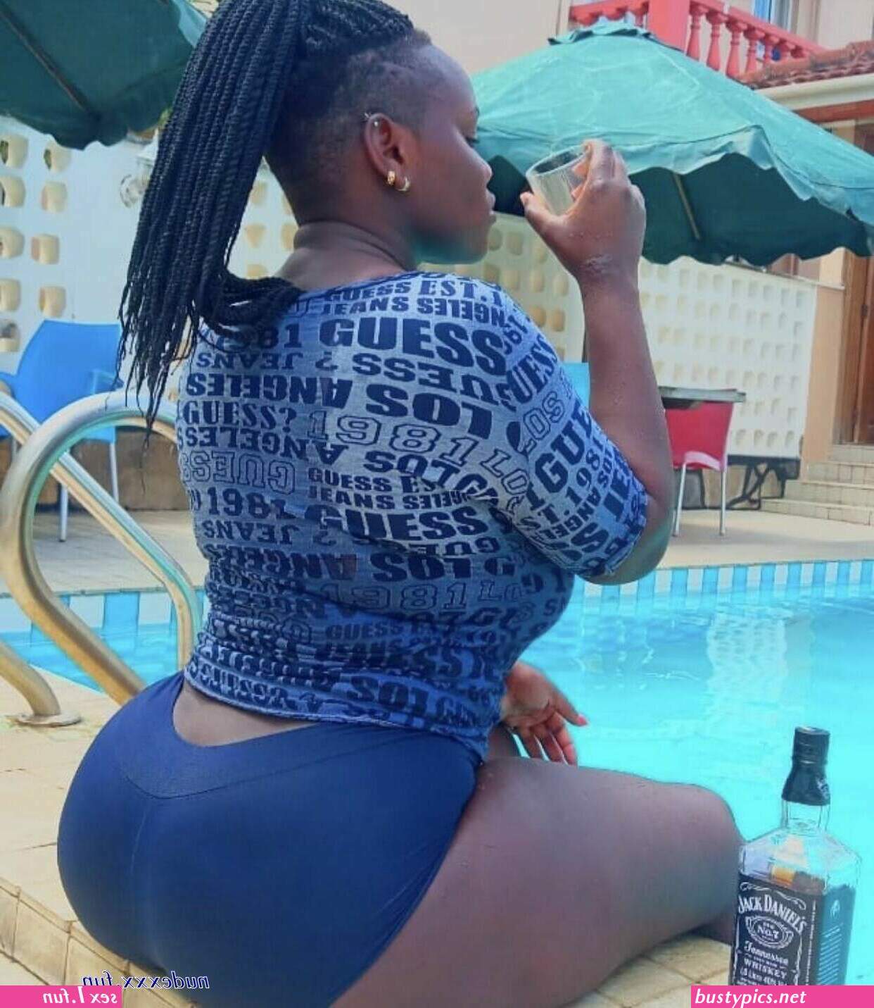 kenyan big booty ebony naked sexy mom