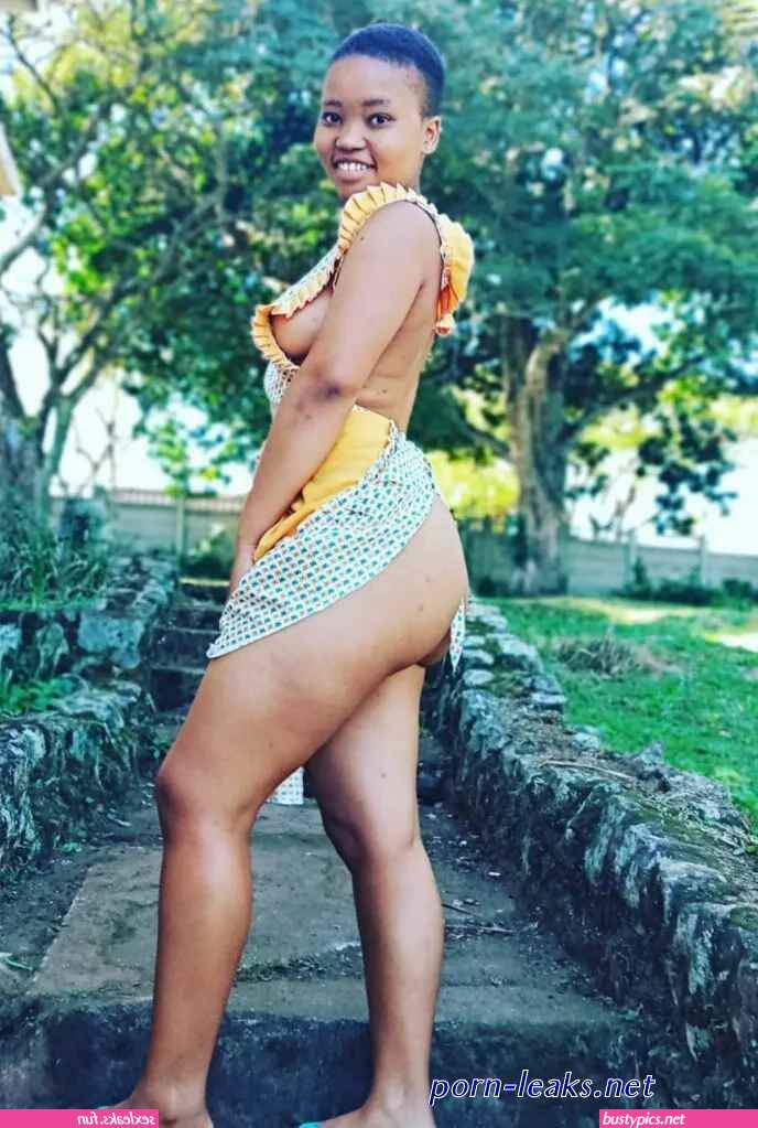 open beauty mzansi on bed naked