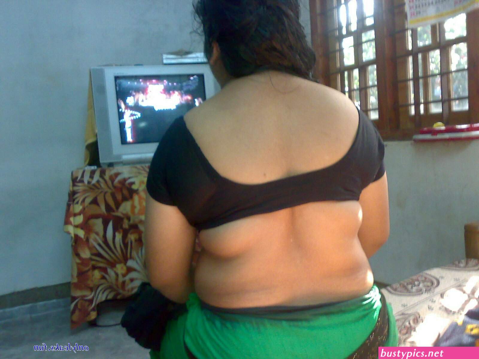 aunty sexy backside images