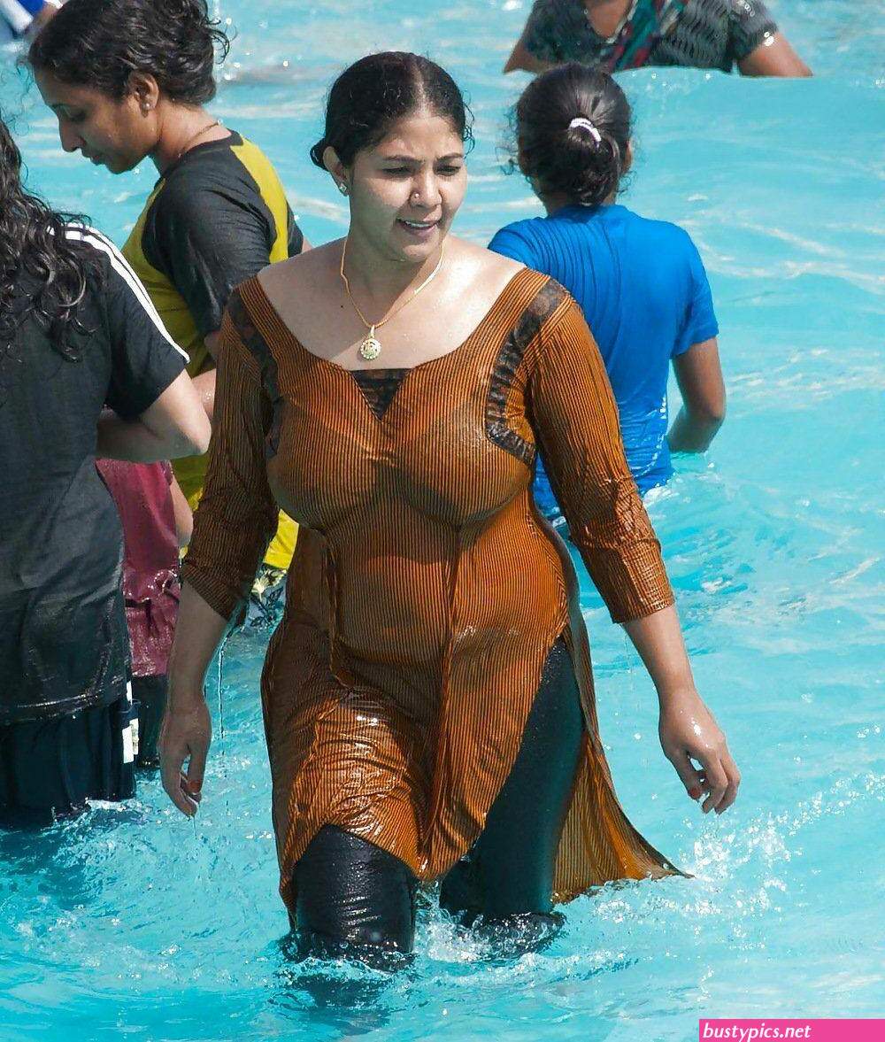 aunty sexy backside images