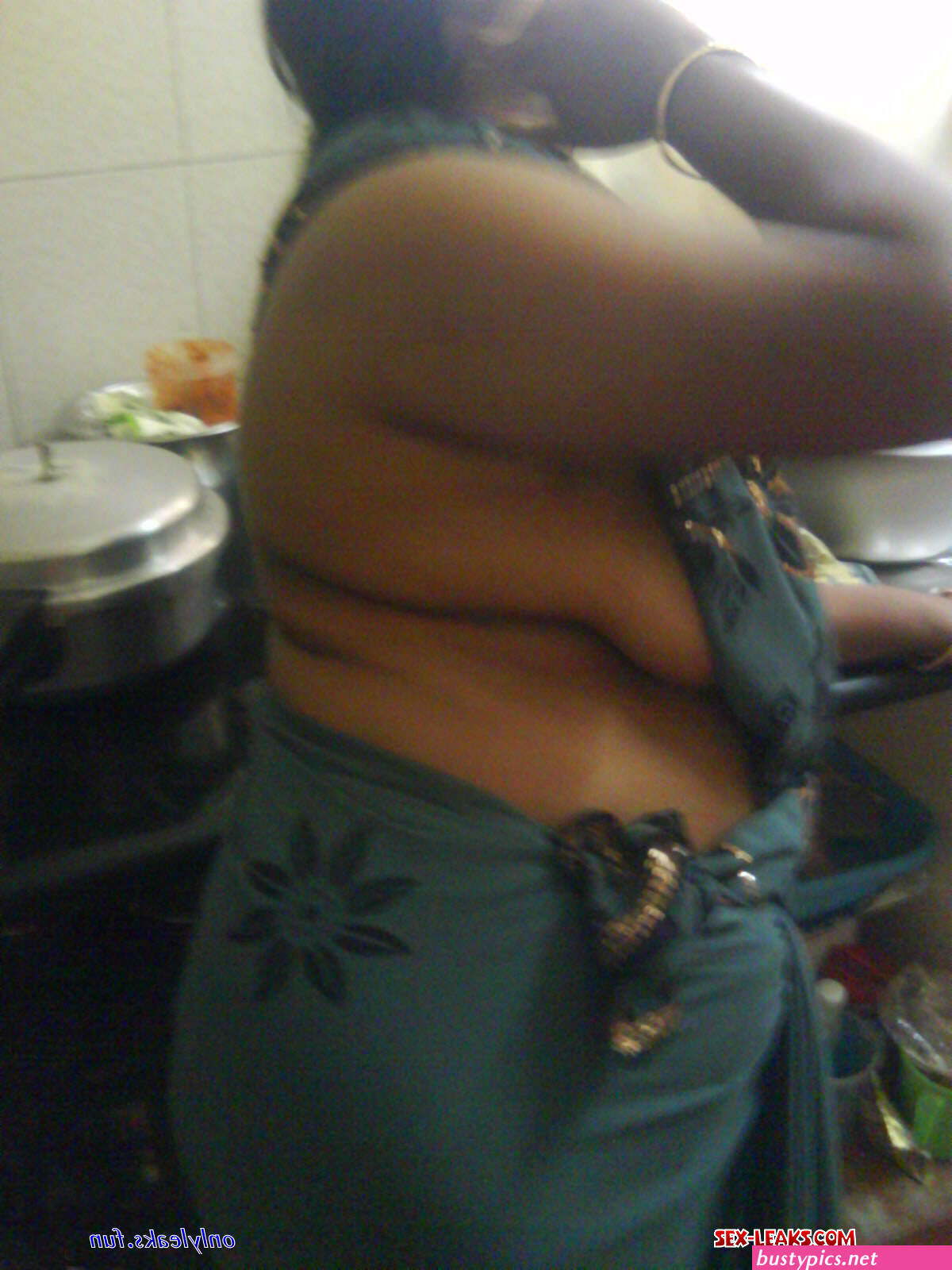 aunty sexy backside images