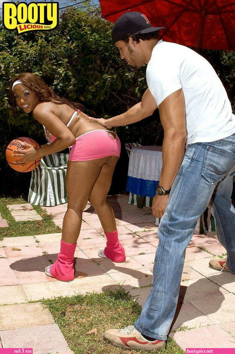 big black booty tight skart pic