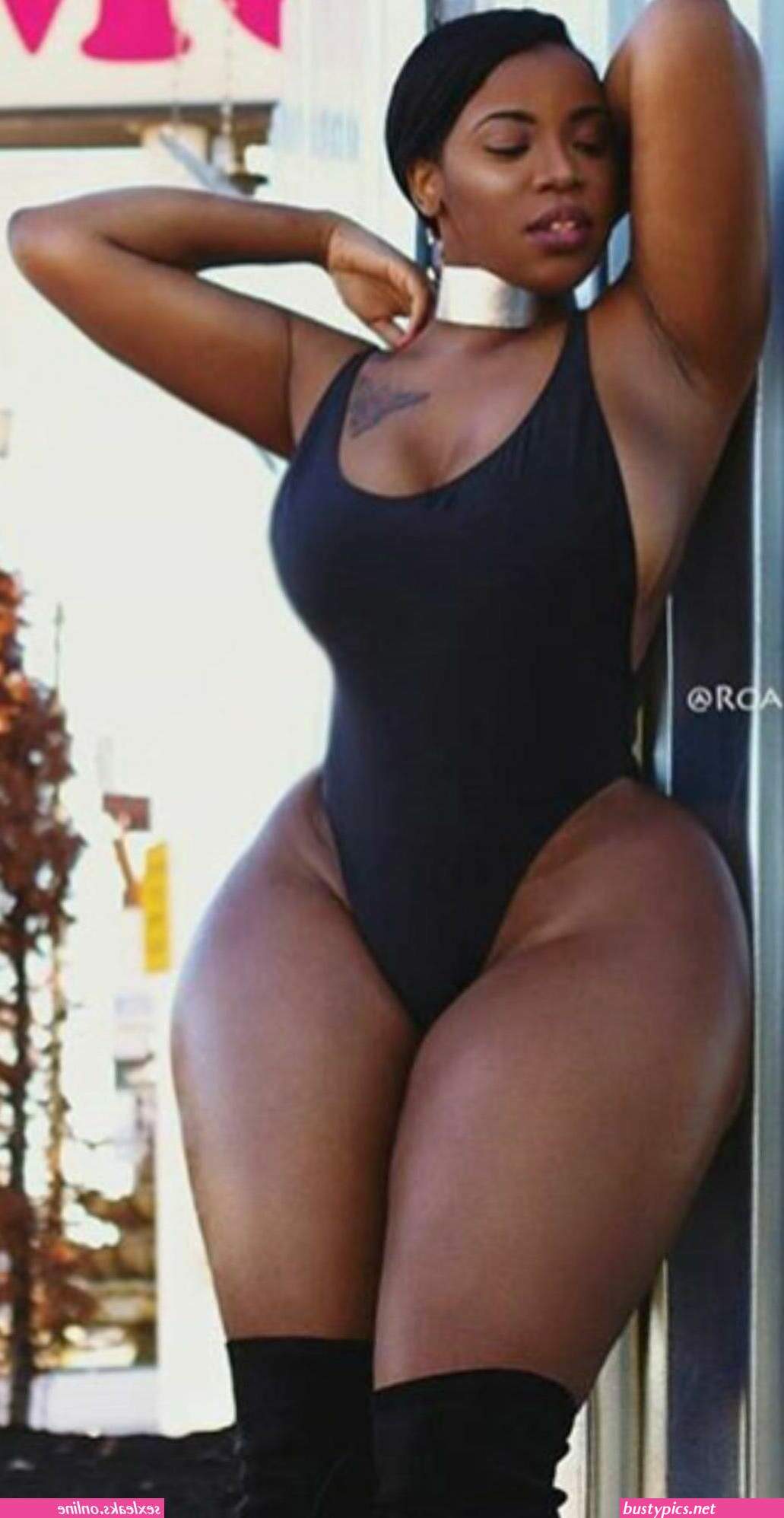 black big hips and boobs naked women pics
