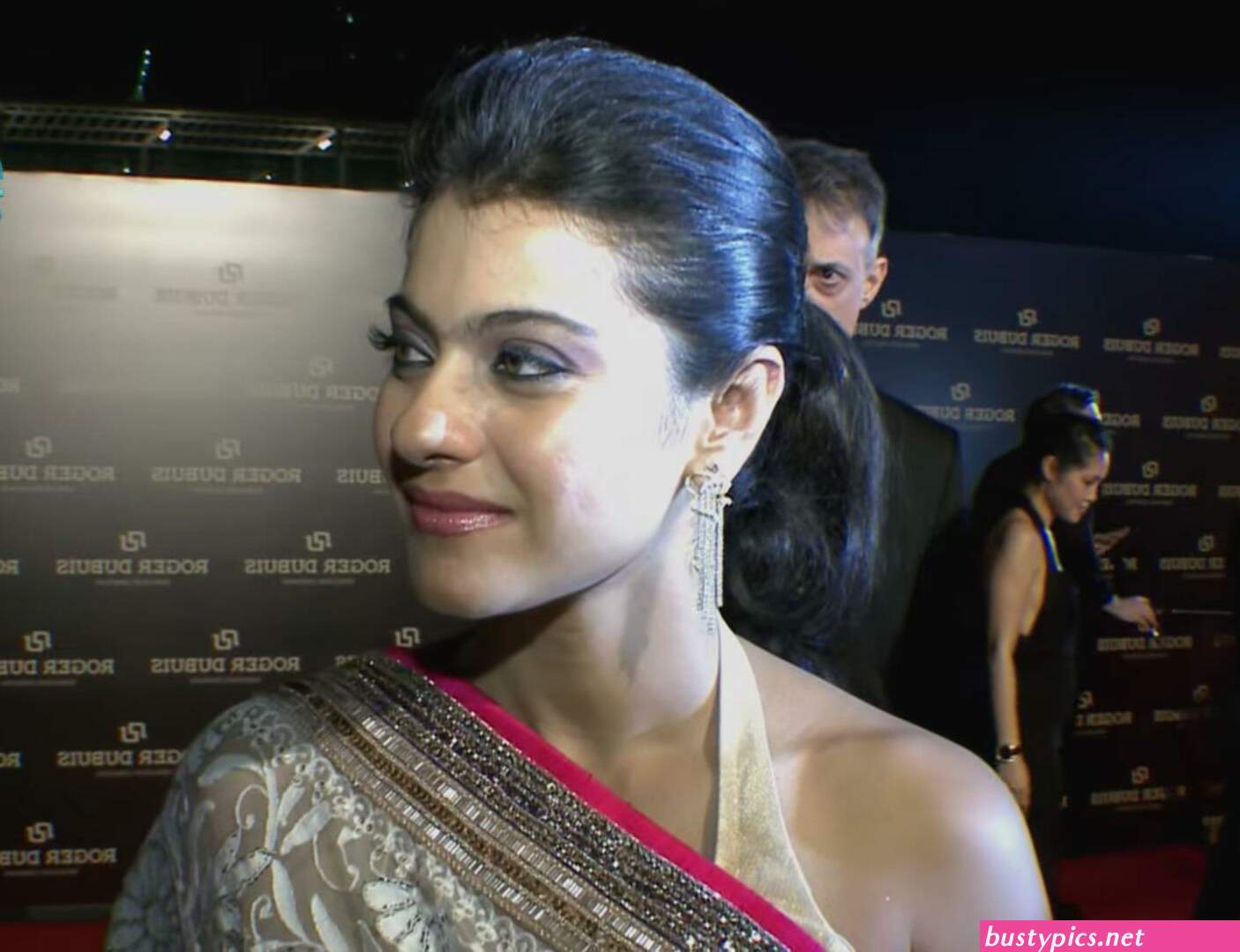 milf kajol devgan hot sexy in half blouse saree
