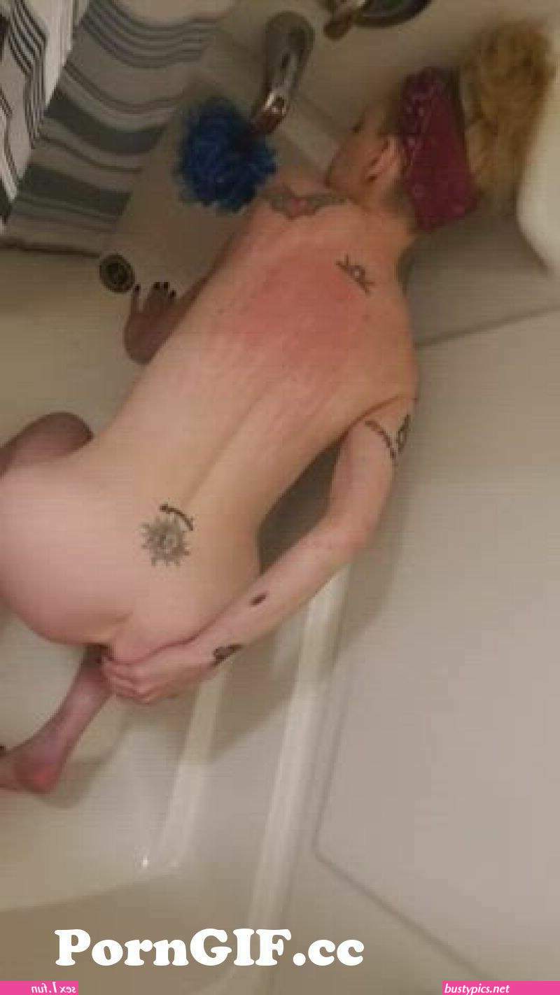 naija pissing pussy