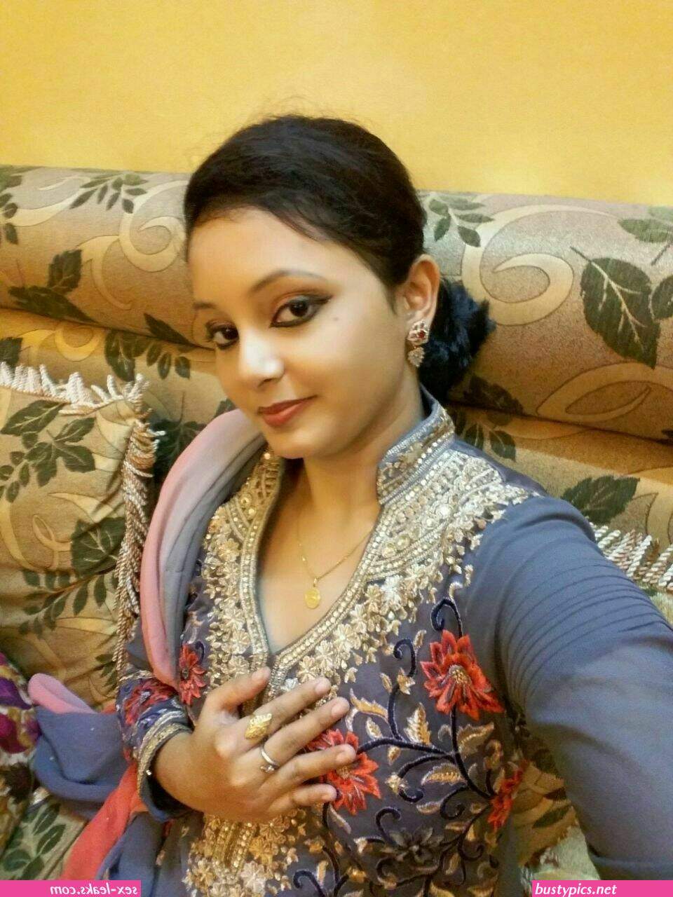 sexy and naked facebook ladies 2022