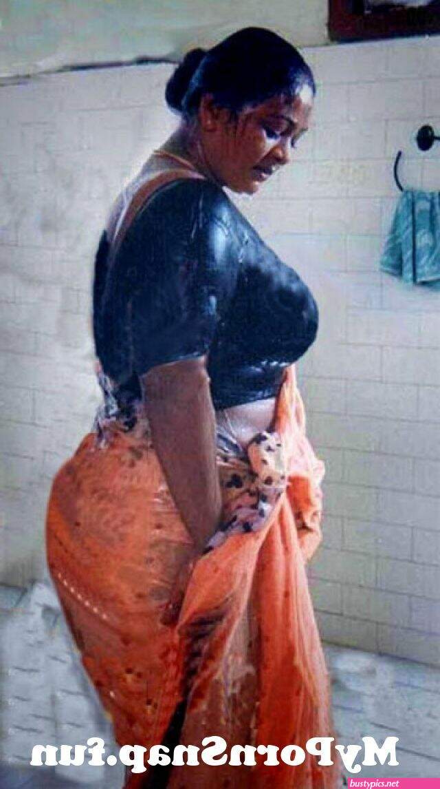 shakila anty hot photo