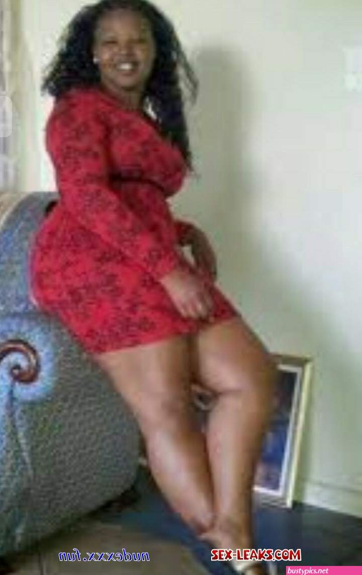 uganda woman show her big naked ass