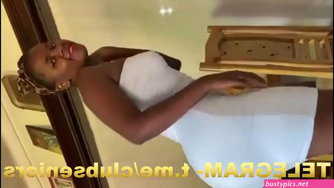 uganda woman show her big naked ass