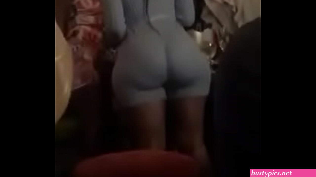 uganda woman show her big naked ass