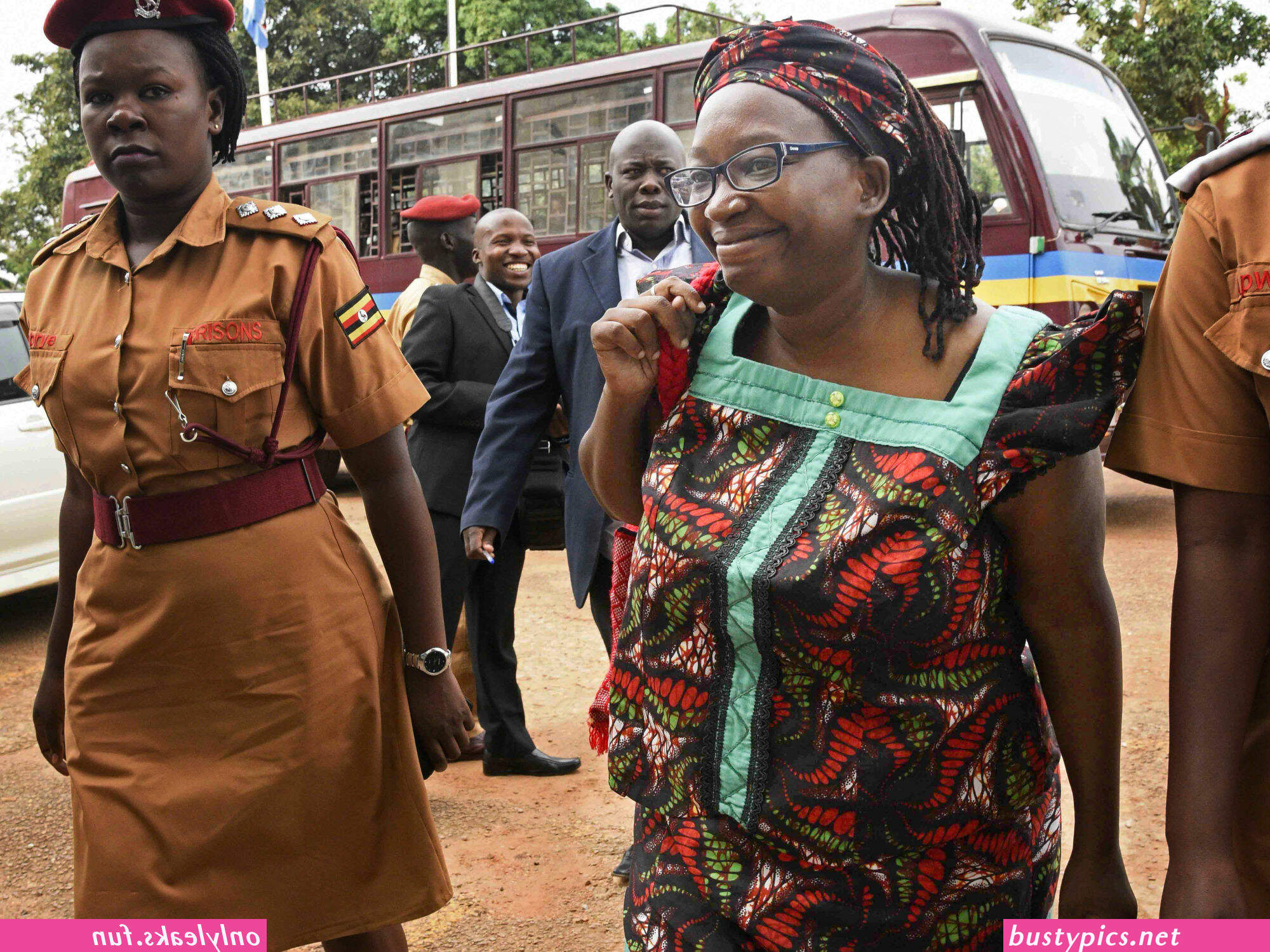 uganda woman show her big naked ass