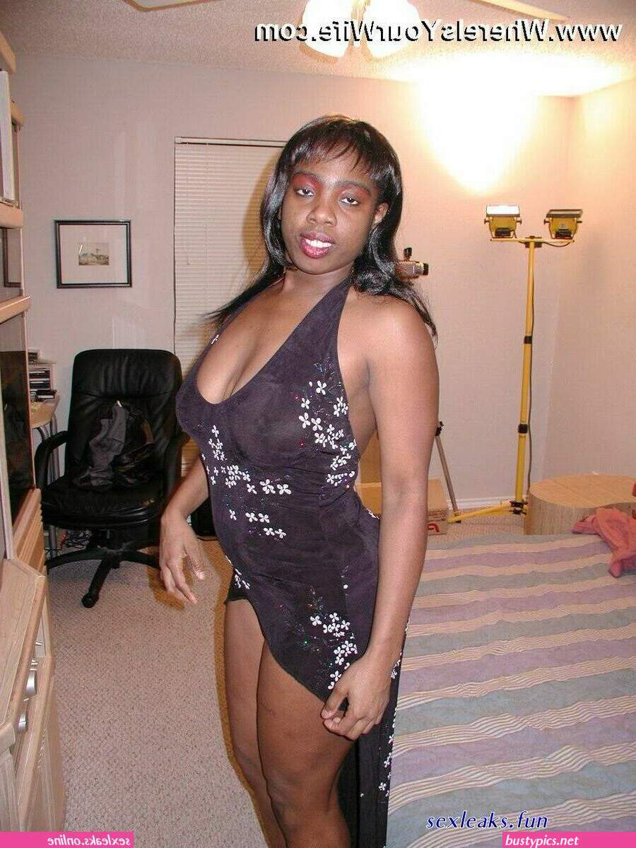 black fat upskirt booty moms