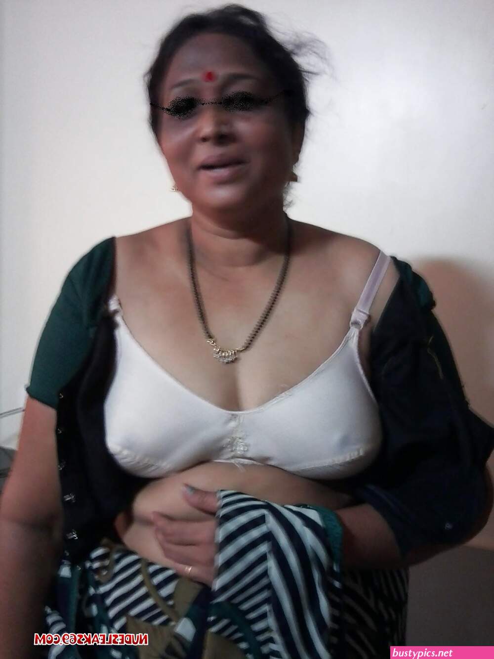 desi petticoat aunty