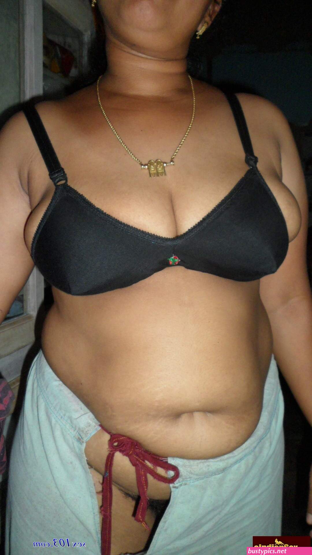 desi petticoat aunty