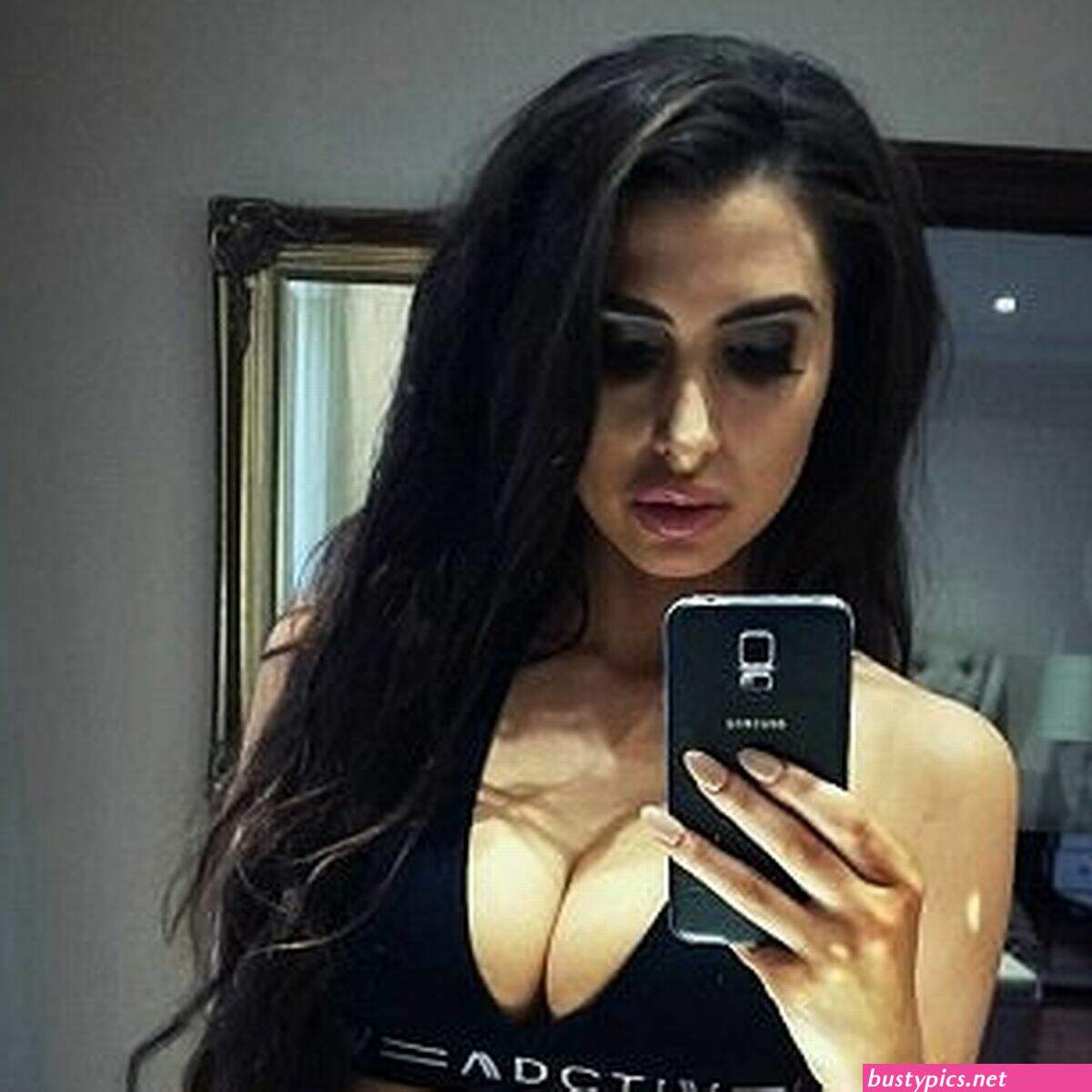girl shows selfie boobs pussy hd images