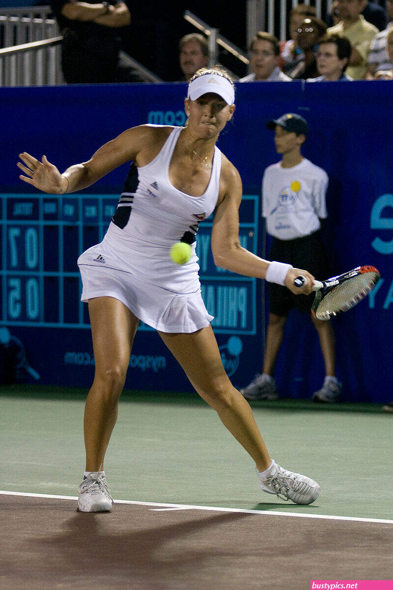 iyalian woman pro sports player nude