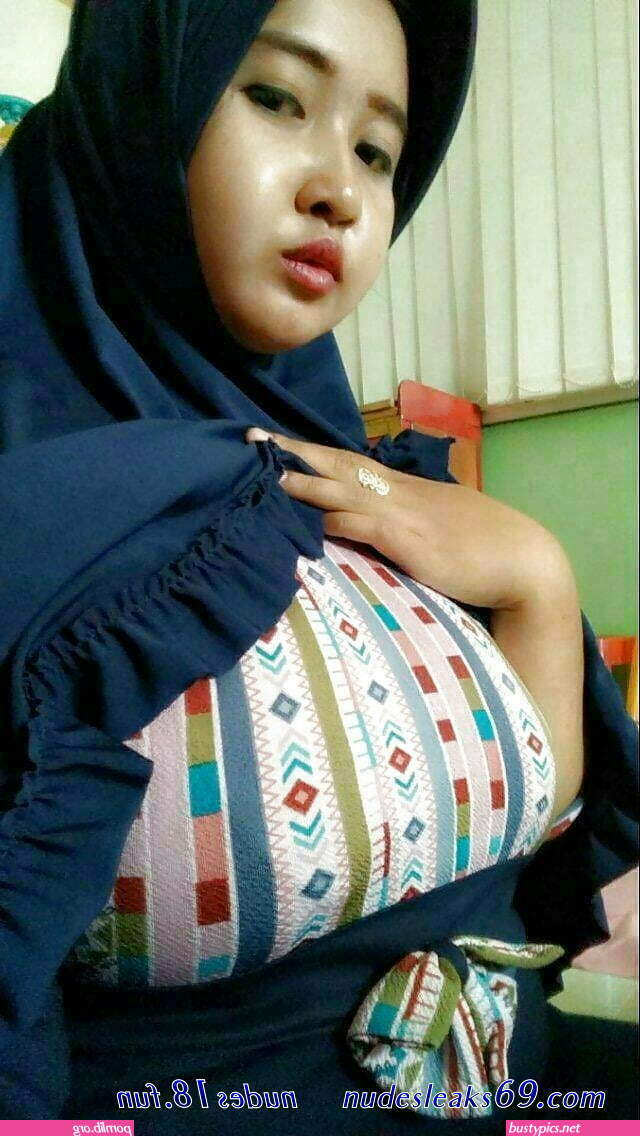 jilboobs ngangkang
