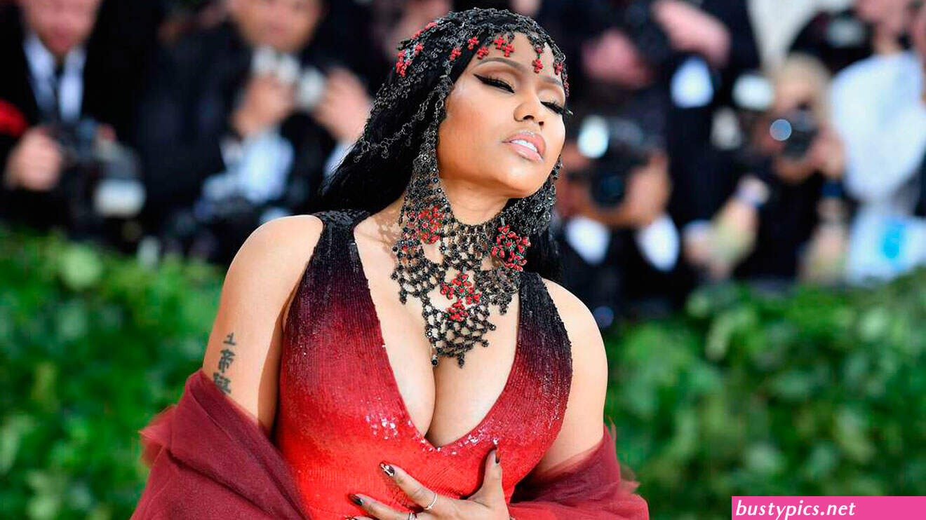 nicki minaj in a naked form