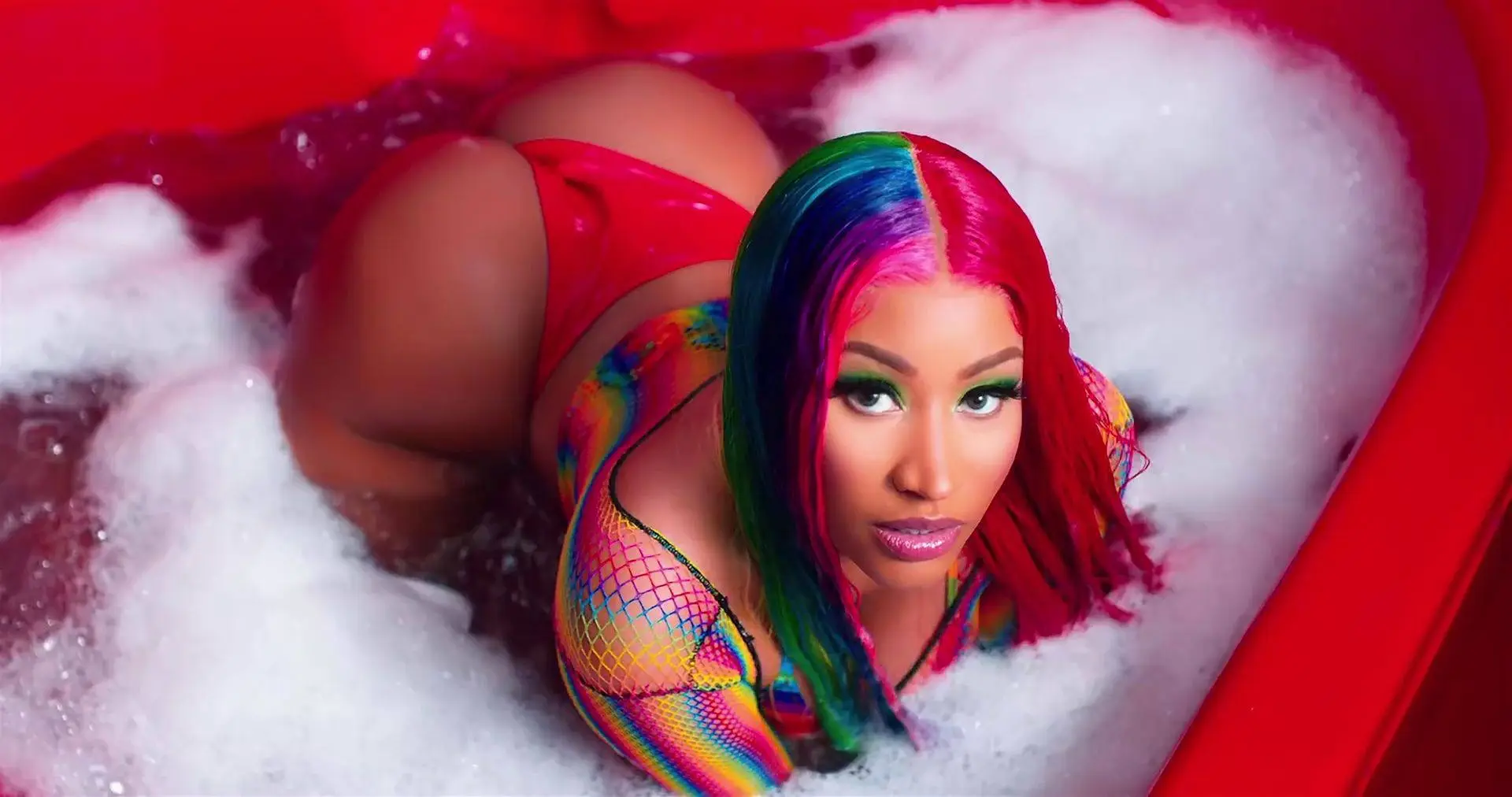 nicki minaj in a naked form