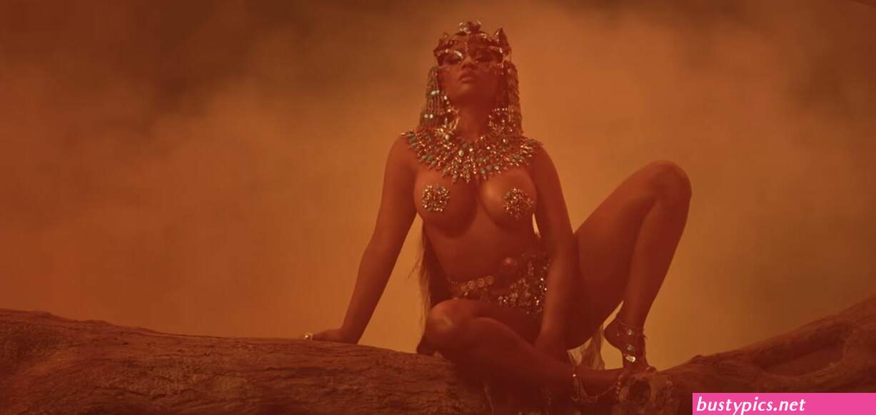 nicki minaj in a naked form