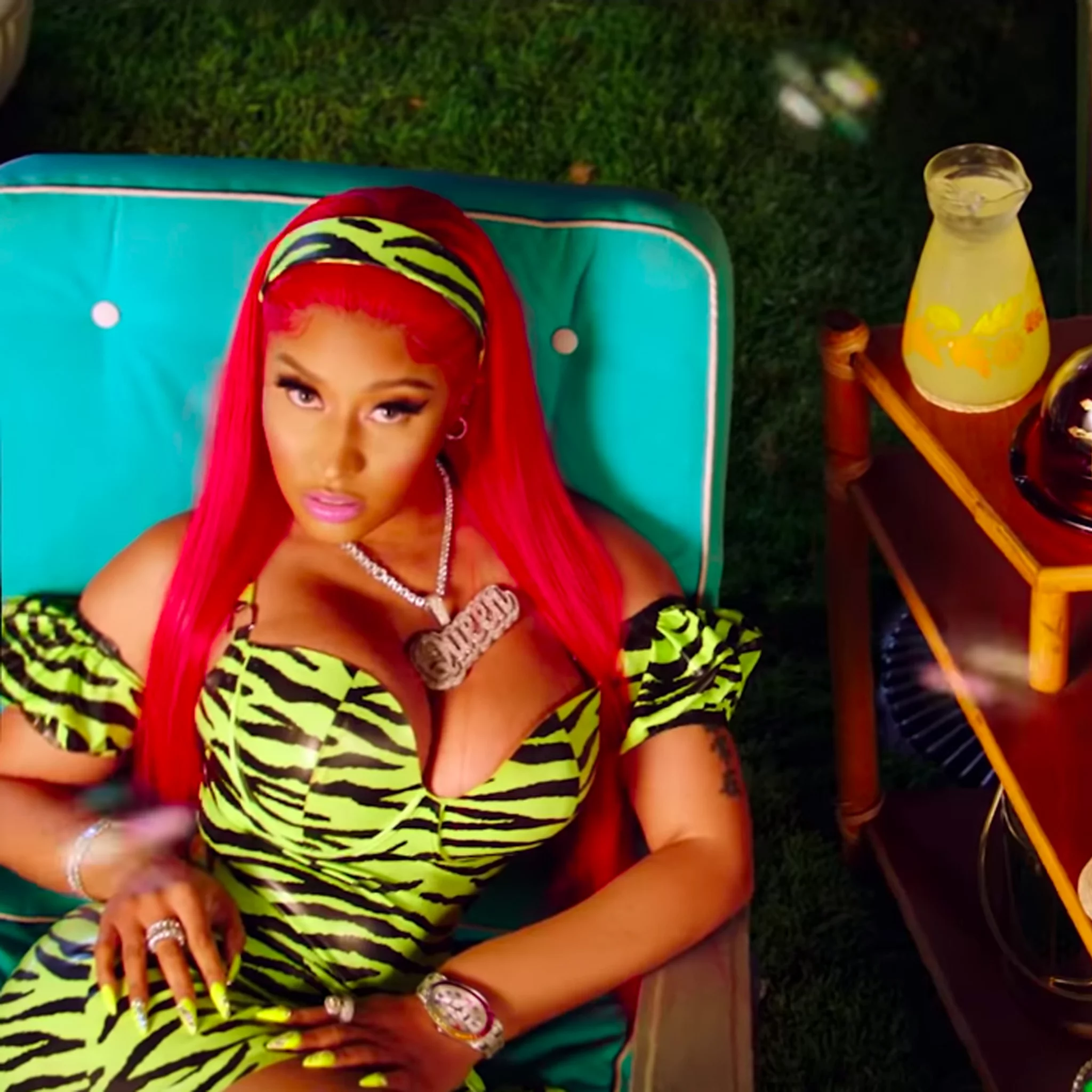 nicki minaj in a naked form