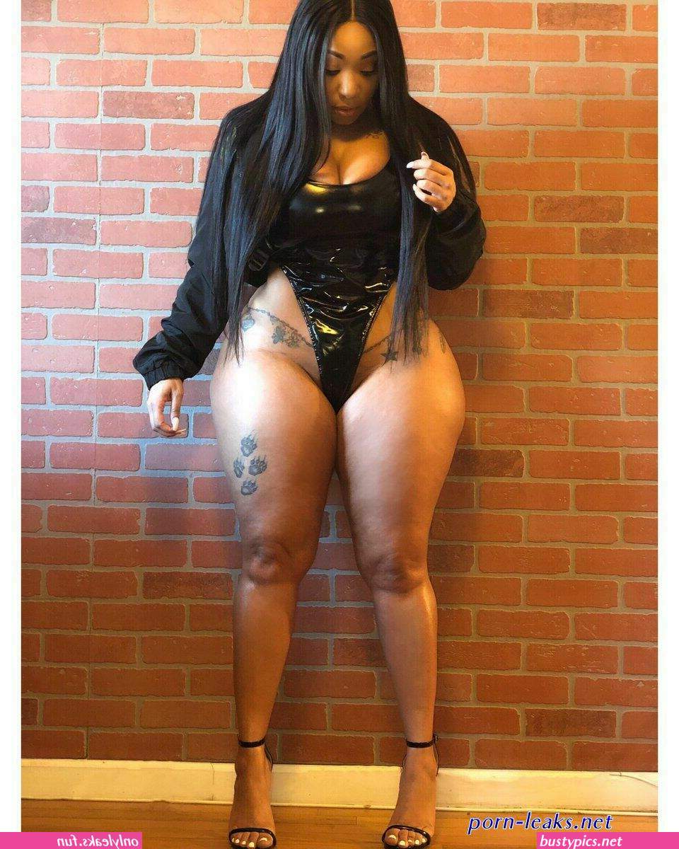 nude big booty hips neked african women photos