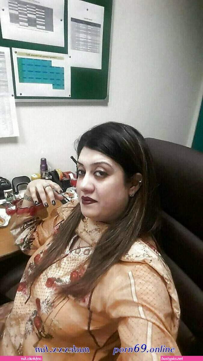pakistani bebs pussy photo