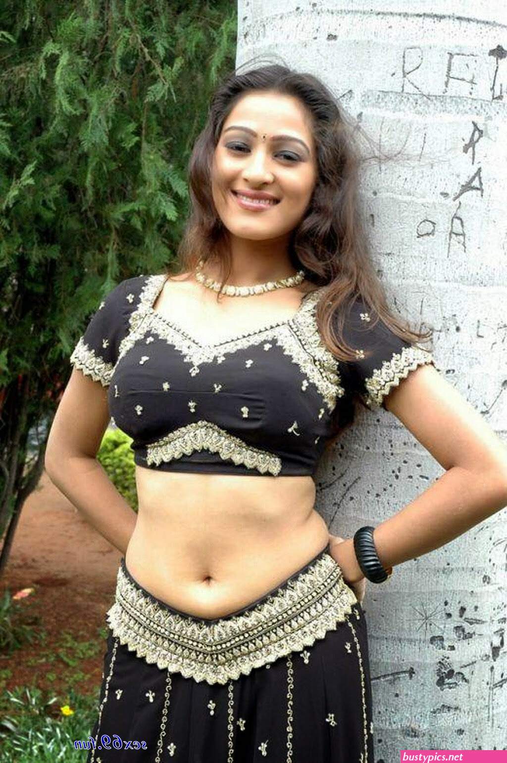 tv serial actress unexpected boobs cleavage upskirt naval show picture