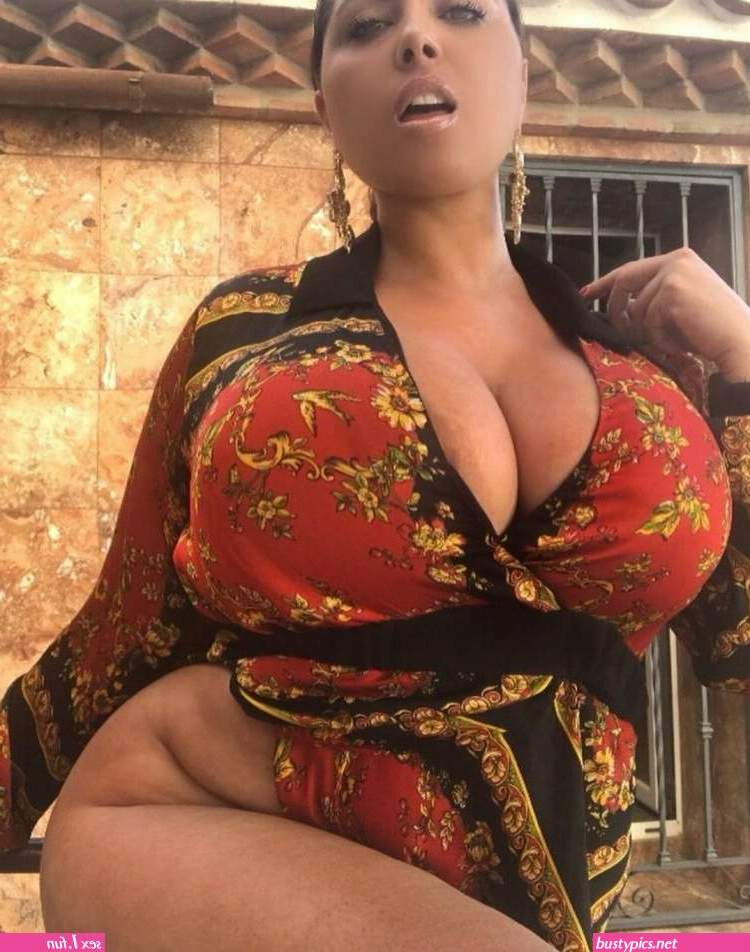 xxx busty big breast pix