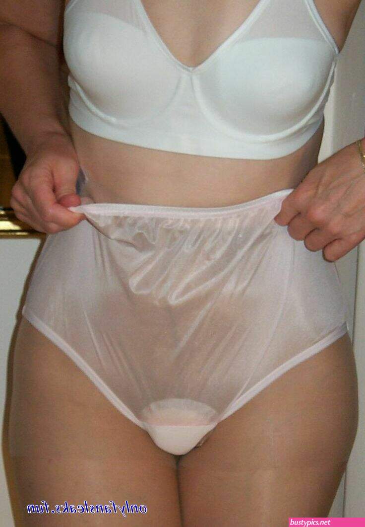 always pads under skirt pussy