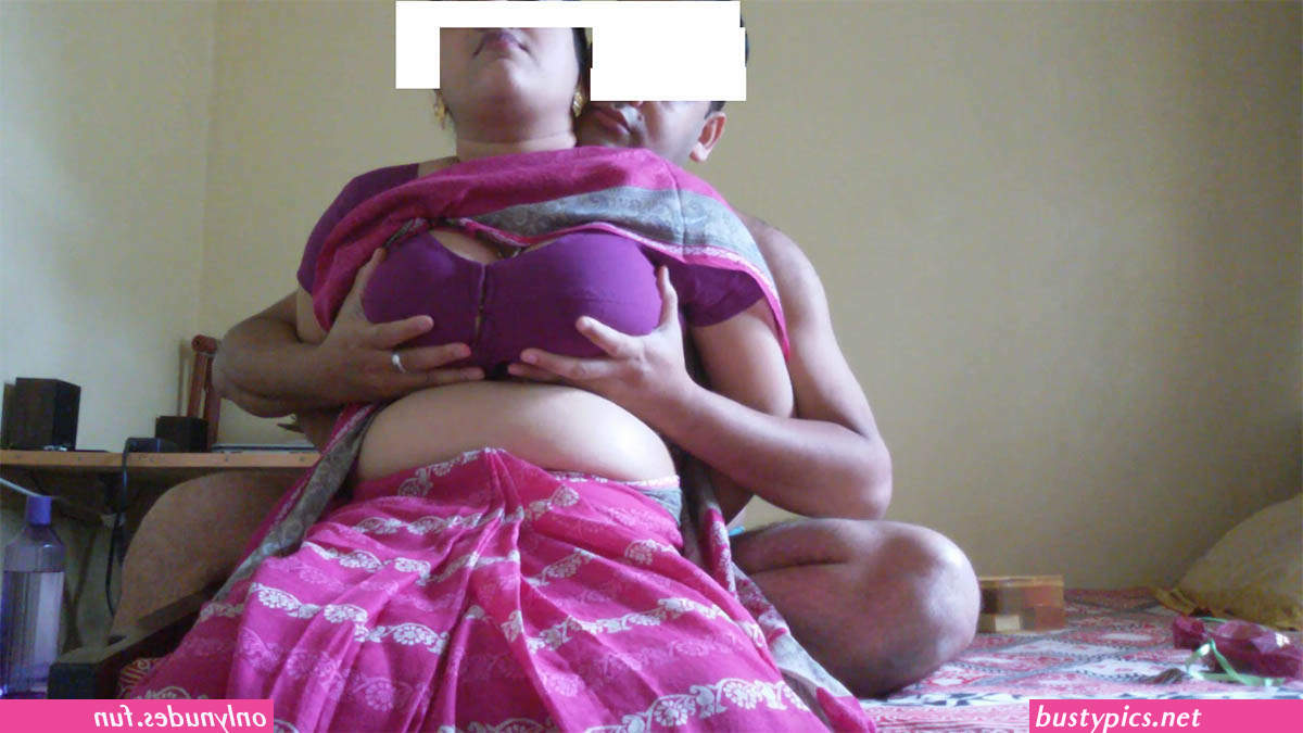 des blouse open boobs photo