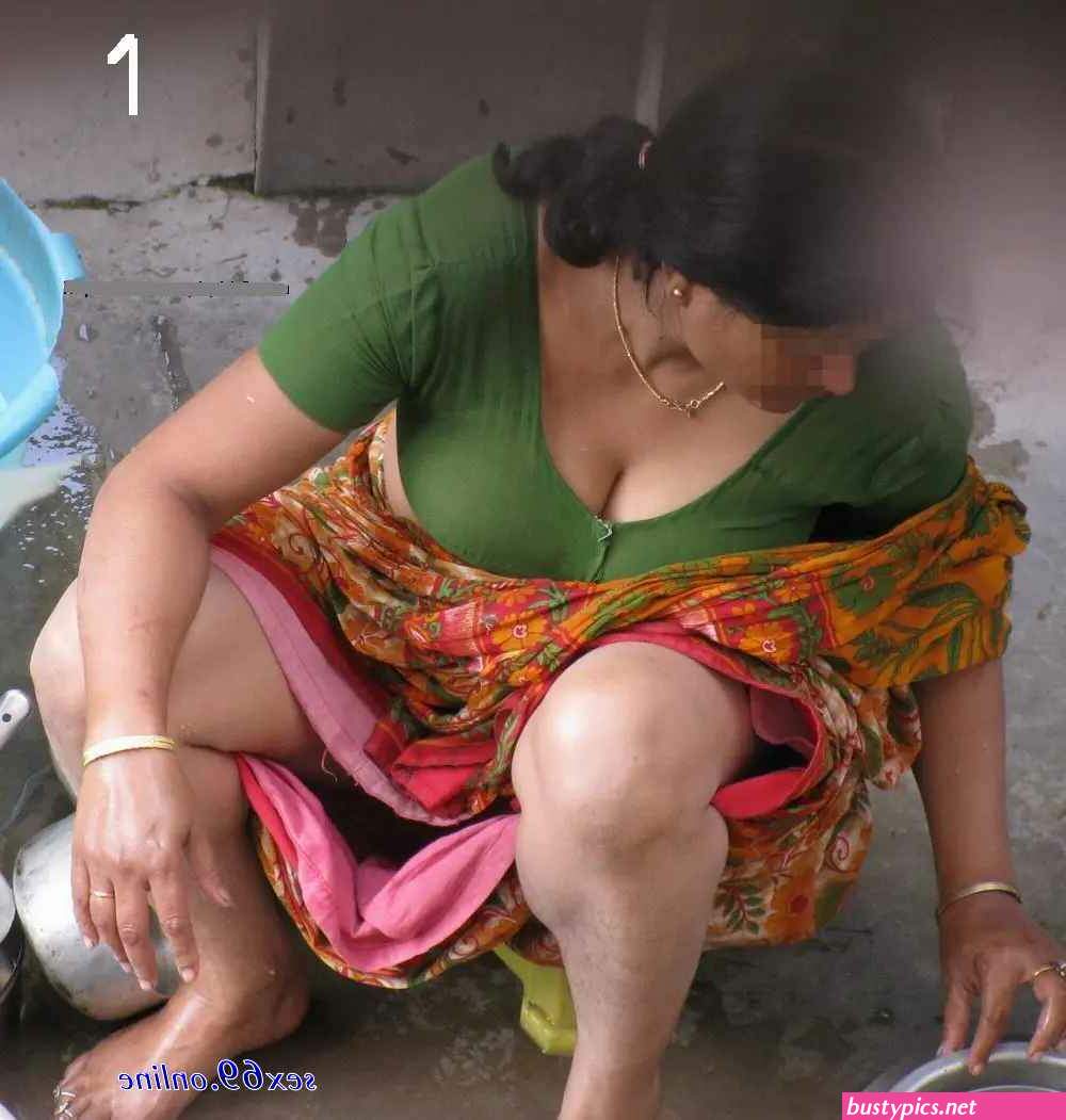 indian aunty sari public sexy photos