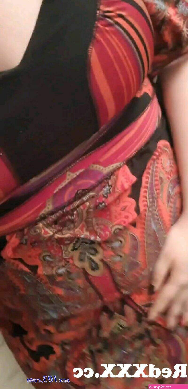 indian aunty sari public sexy photos
