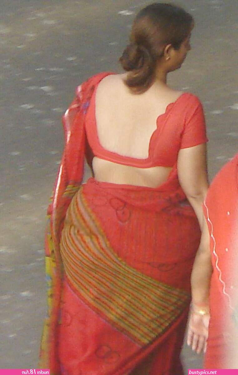 indian aunty sari public sexy photos
