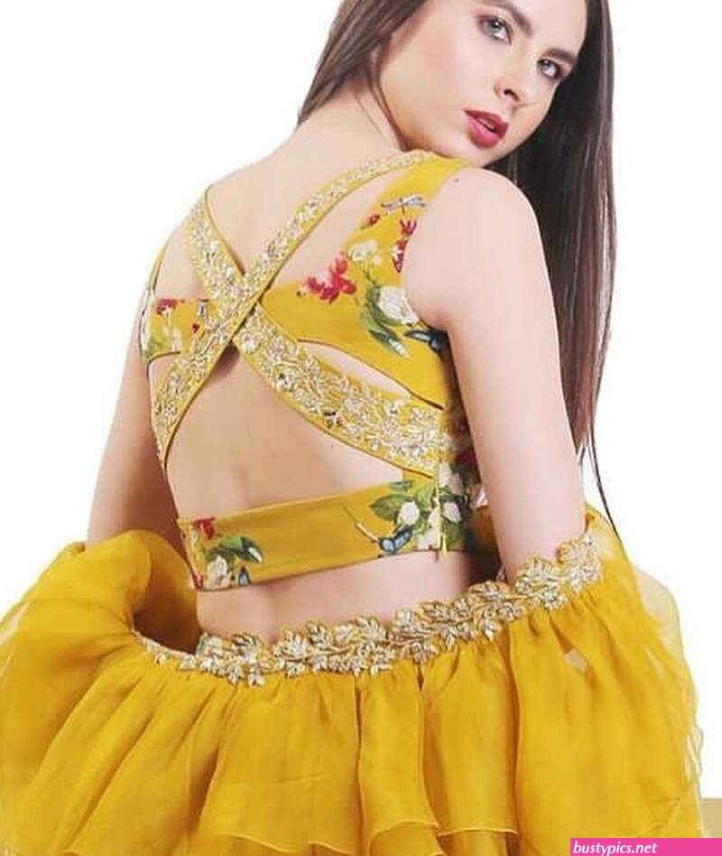 indian aunty sary big back ass photos