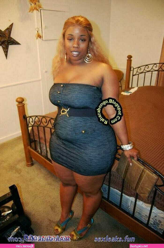 mama mwenye kuma kubwa na matiti