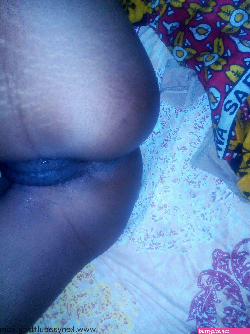 mama mwenye kuma kubwa na matiti