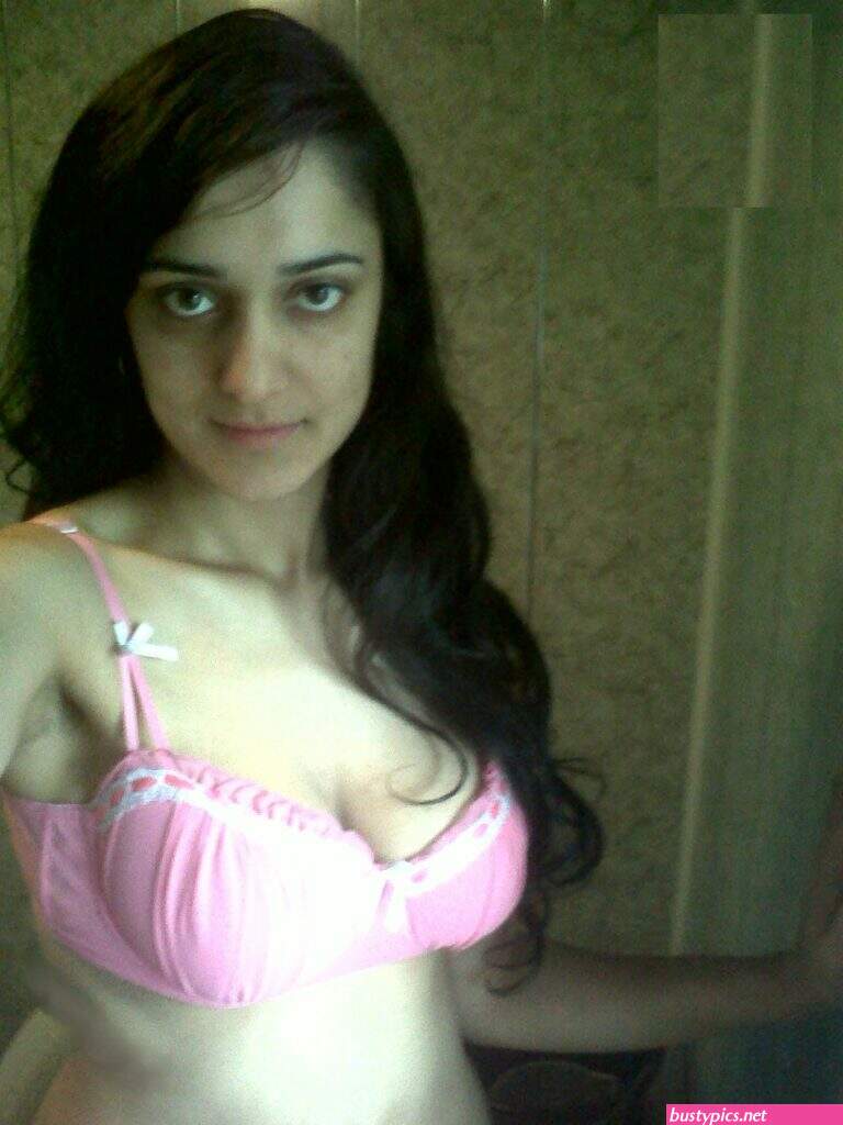 pak sexy girls bra removing pic
