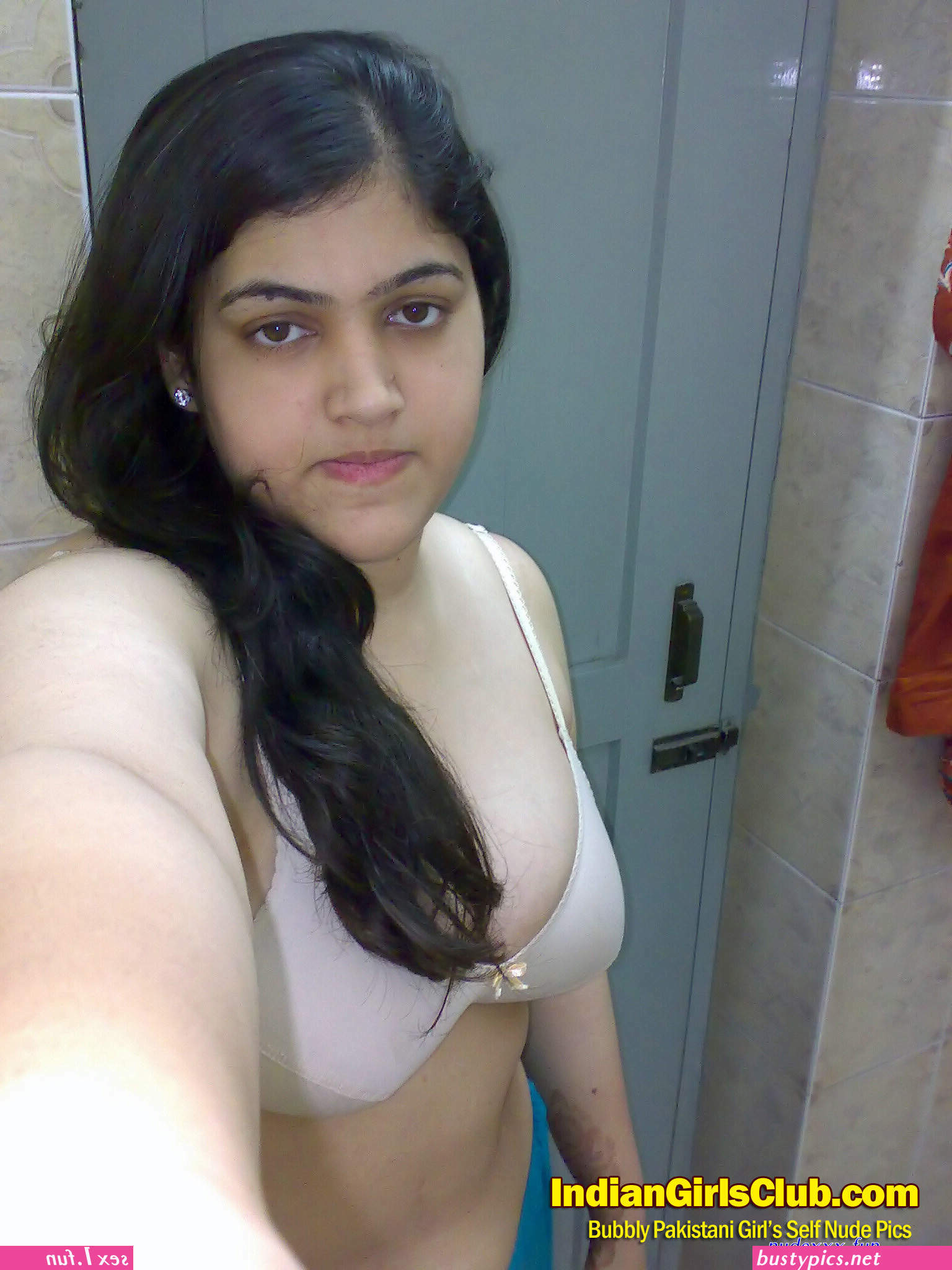 pak sexy girls bra removing pic