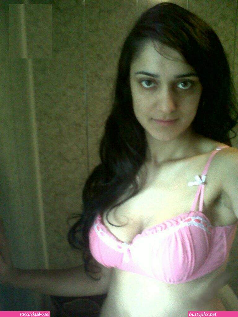 pak sexy girls bra removing pic