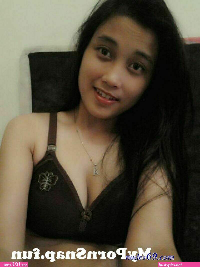 pamer memek abg hitam manis