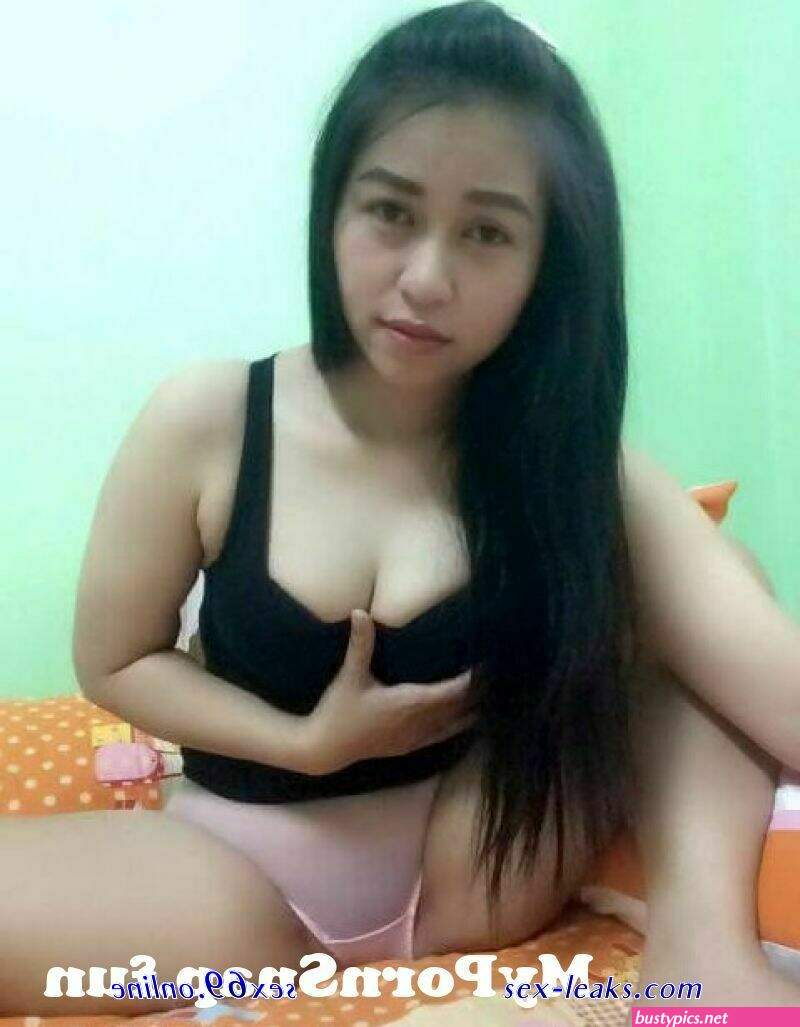 pamer memek abg hitam manis