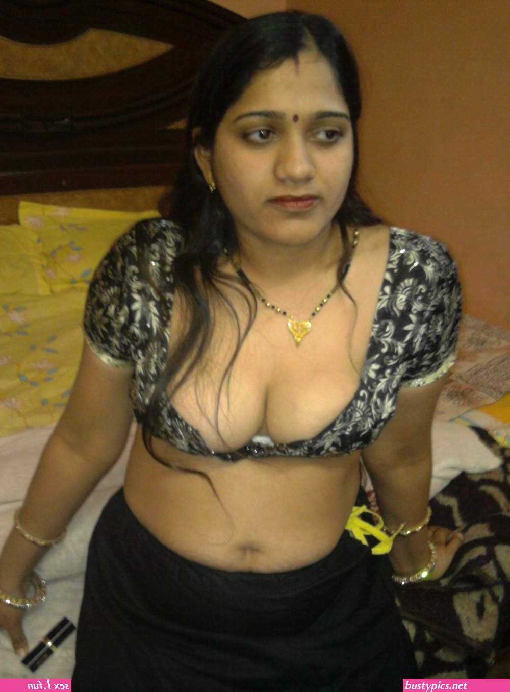 tamil aunty hot big boobs images
