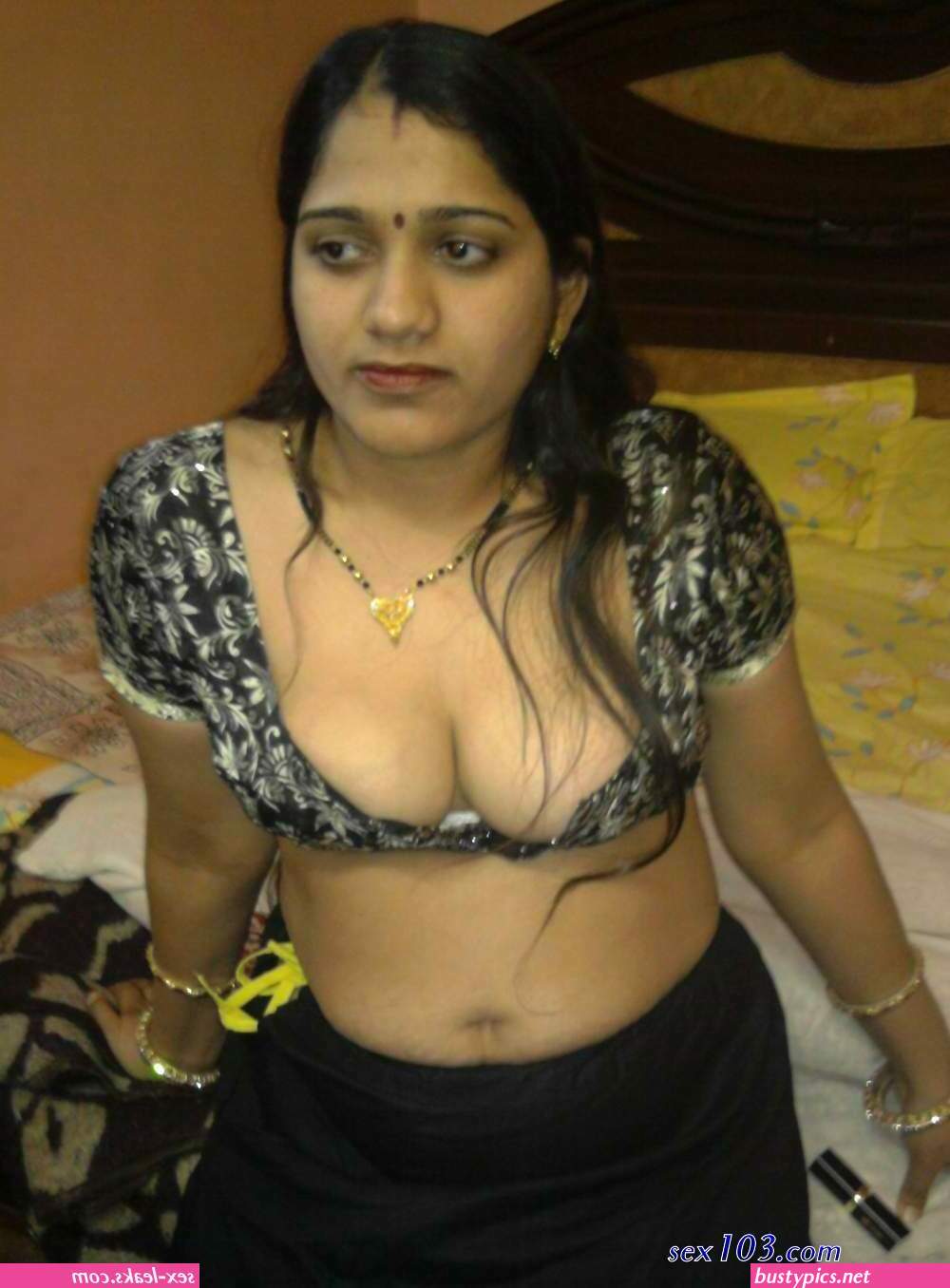 tamil aunty hot big boobs images