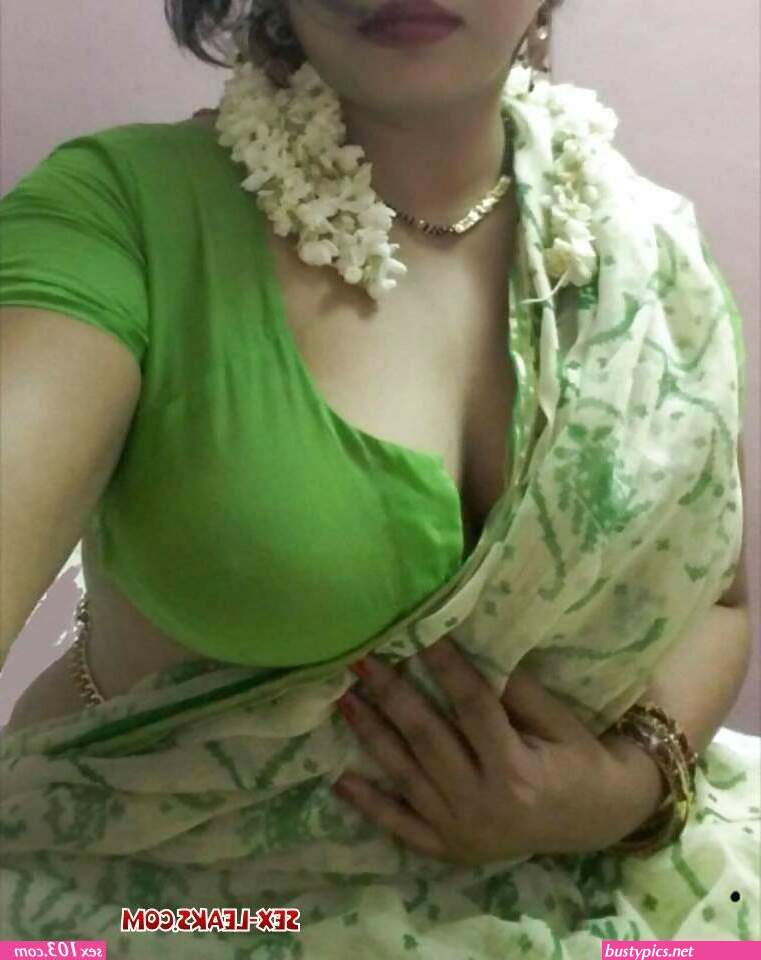 aunty saree blouse big boobs images hd